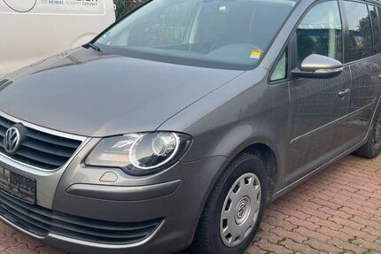 VW Touran 245.452 km 2.888 &euro; Düren 52353
