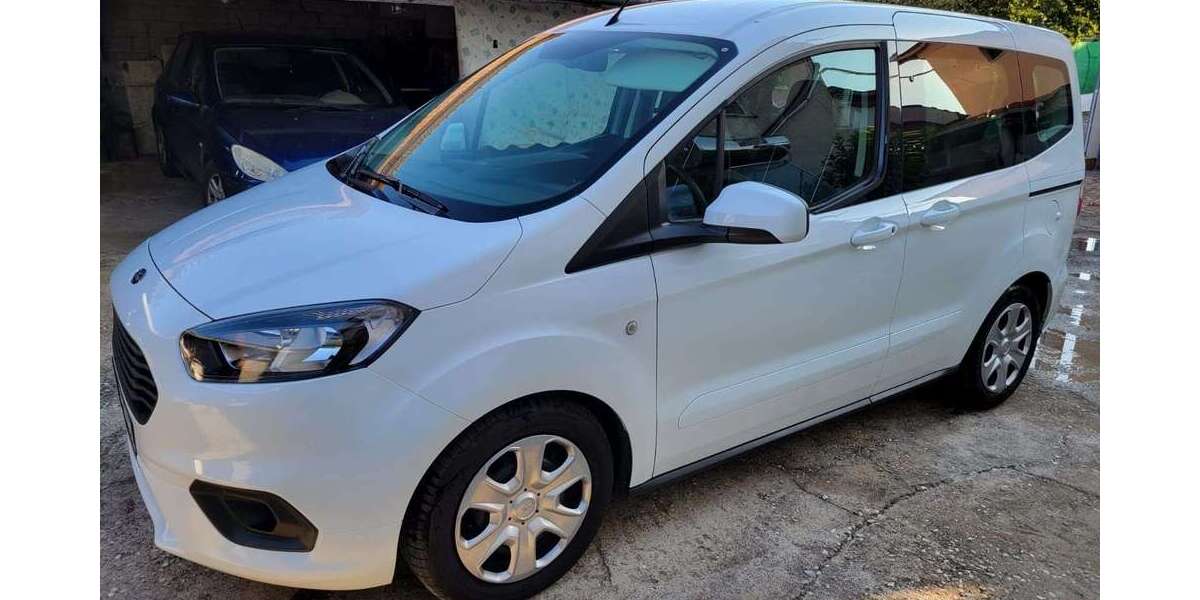 Ford Tourneo Courier 35.000 km 13.600 € Esslingen am Neckar 73730