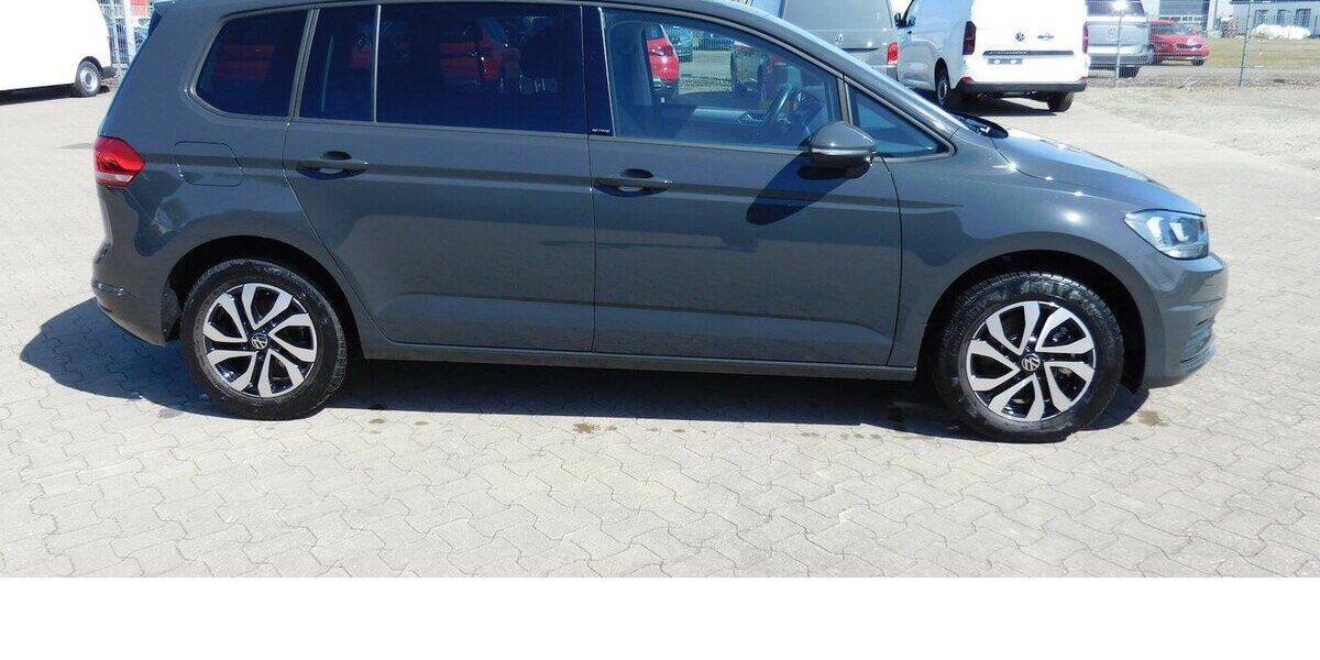 VW Touran 1.5 Comfortline Active BMT TSI DSG Navi 21.400 km 23.990 &euro; Vordorf 38533