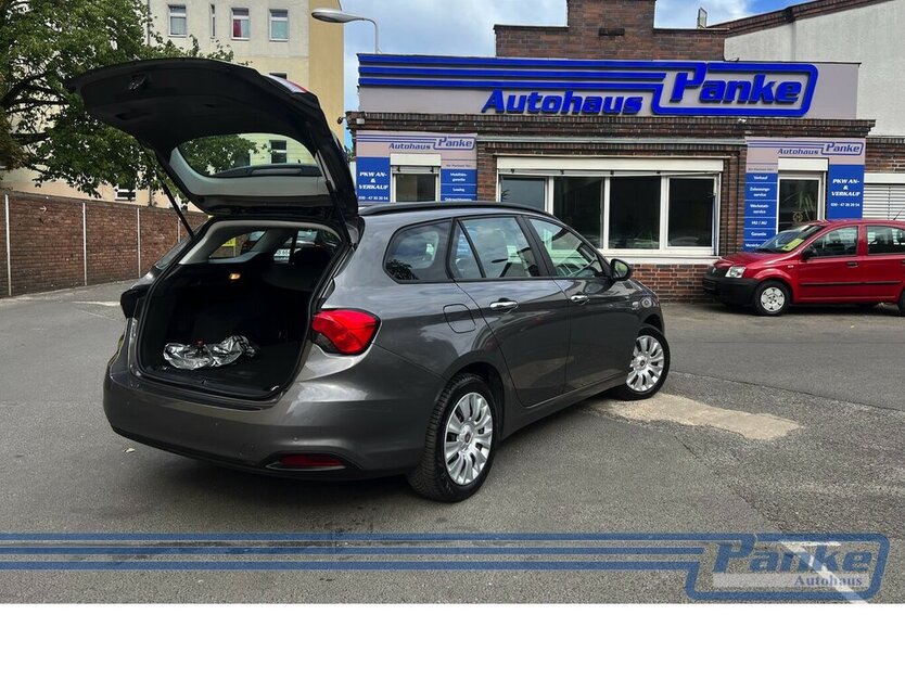 Fiat Tipo 1.4 T-Jet Easy*AHK*SHZ*Klima*NAV*LED*BT* 131.411 km 8.990 € Berlin 13187