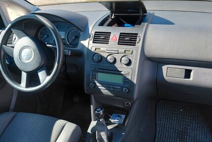 VW Touran 156.000 km 3.200 &euro; Hutthurm 94116