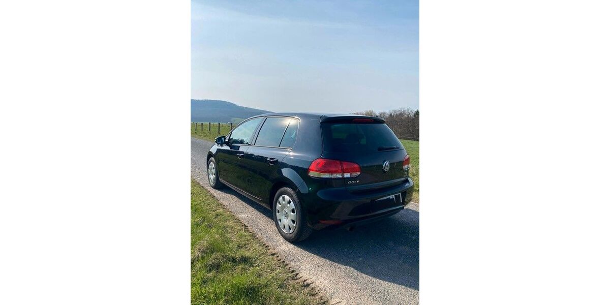 VW Golf 211.000 km 5.200 &euro; Lügde 32676