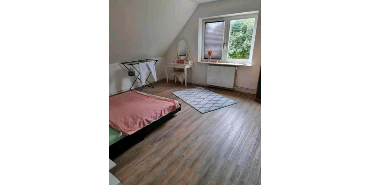 Dachgeschoßwohnung Bredstedt - 3 Zimmer, 80 m&sup2;, 730&euro; | Angebot:25400984