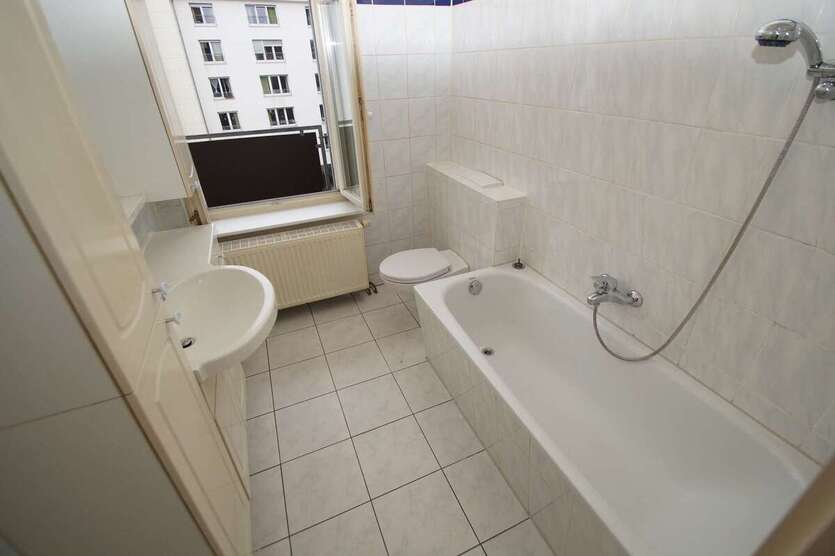 Bequemes Wohnen im Erdgeschoss: 3-Zimmerwohnung mit Balkon in Reudnitz 3 zimmer