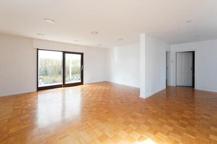 Haus Nürtingen - 7 Zimmer, 206 m&sup2;, 698.000&euro; | Angebot:25976140