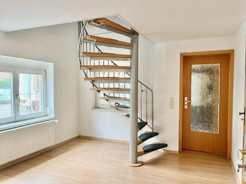 Seitengebäude mit großem überdachten Balkon 5 zimmer