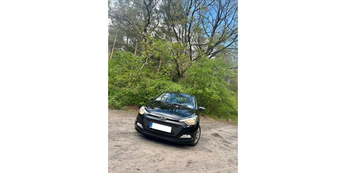 Hyundai i20 221.000 km 3.799 &euro; Hatten 26209