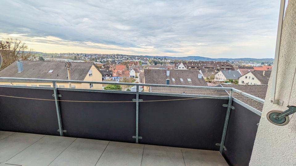 Dachgeschoßwohnung Bretten - 4 Zimmer, 84 m&sup2;, 890&euro; | Angebot:25989685