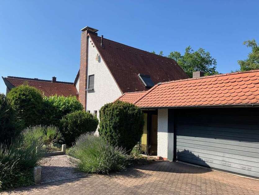 Haus zum Mieten in Zirndorf 3.500 € 275 m²