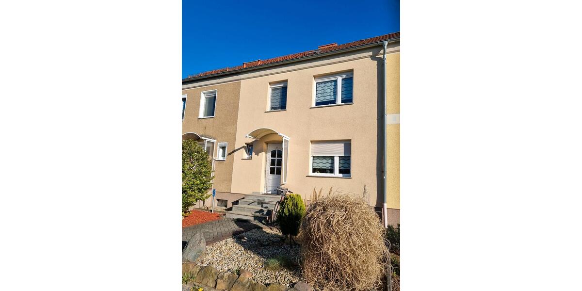Reihenhaus Hoyerswerda - 5 Zimmer, 105 m&sup2;, 210.000&euro; | Angebot:26393054