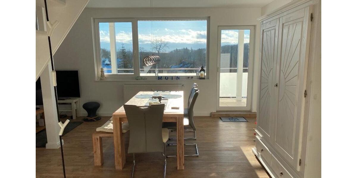 Dachgeschoßwohnung Lübeck Kücknitz - 3 Zimmer, 71 m&sup2;, 1.770&euro; | Angebot:25498579