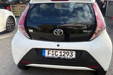 Toyota Aygo (X) 98.000 km 6.800 € Frankfurt 60486