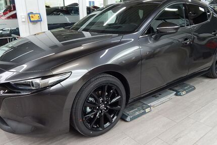 Mazda 3 2.980 km 24.890 &euro; Sondershausen 99706