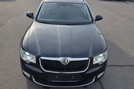 Skoda Superb 235.049 km 6.400 &euro; Leipzig 04319