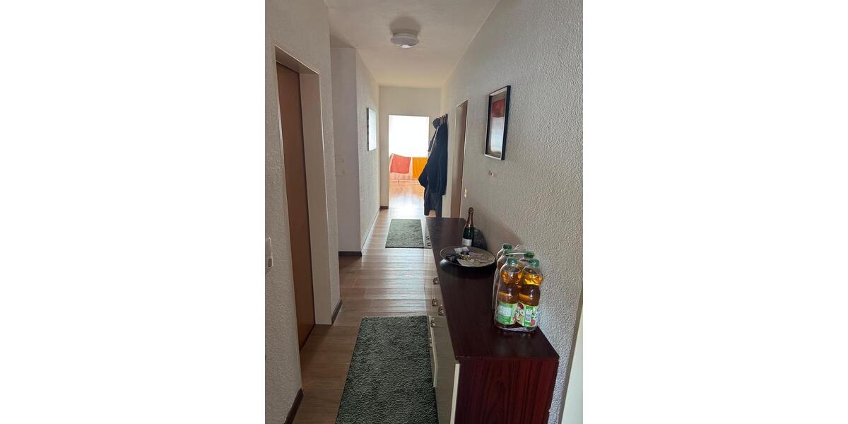 Dachgeschoßwohnung Wenzenbach - 3 Zimmer, 90 m&sup2;, 900&euro; | Angebot:25509692