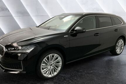 Skoda Superb 9.990 km 52.990 € Berlin 12681