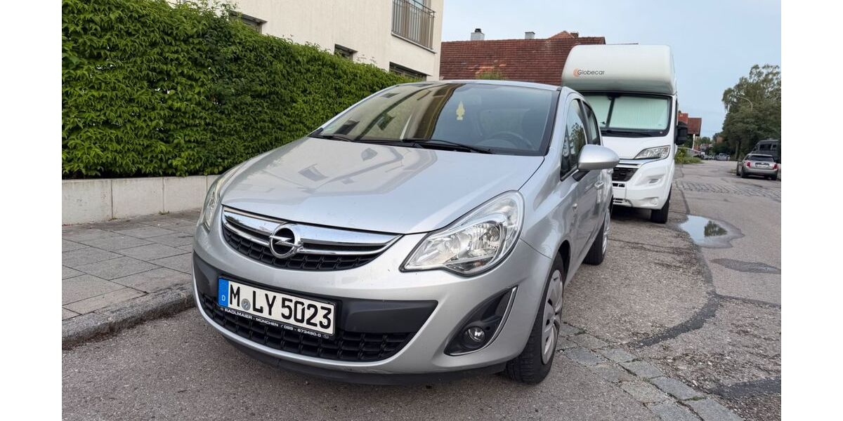 Opel Corsa 111.346 km 1.799 &euro; München 81929
