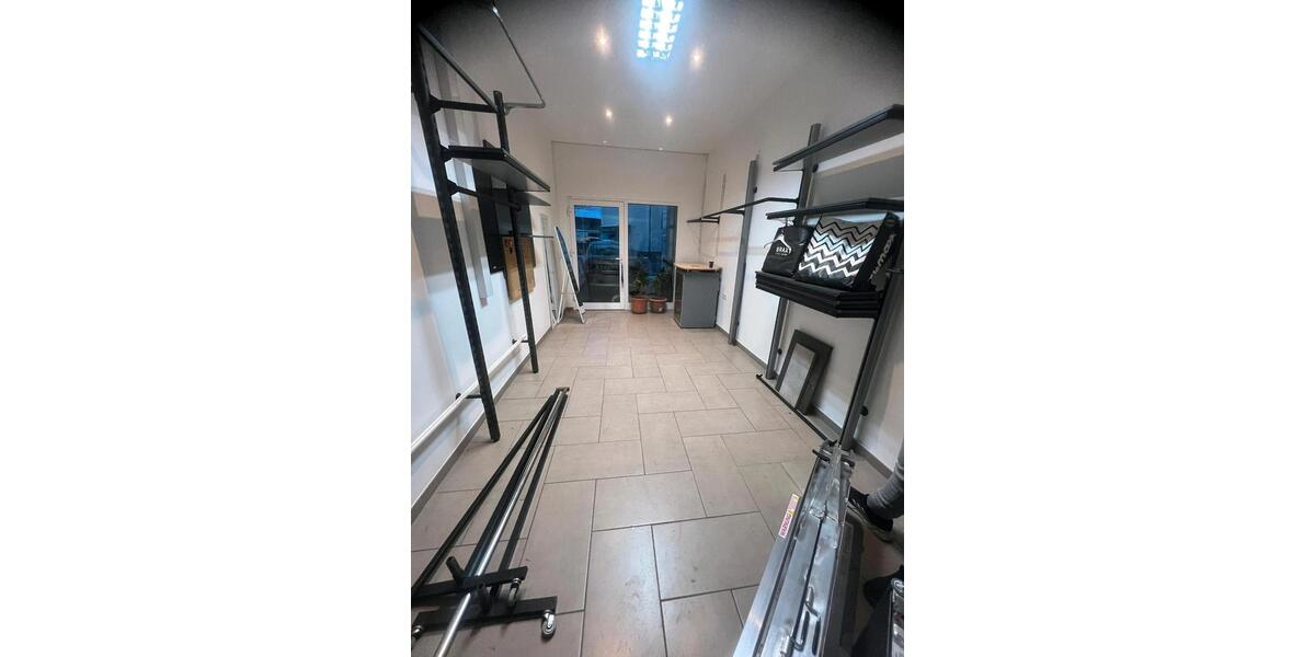 LagerraumBüro zimmer