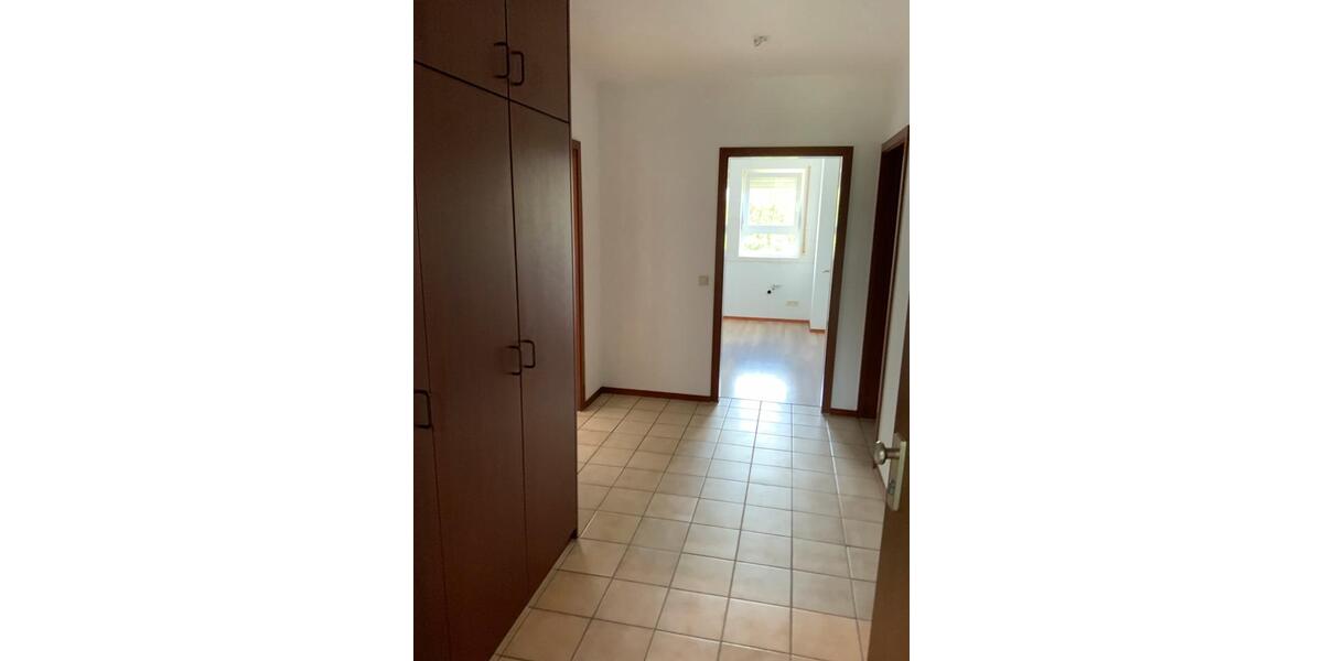 Attraktive 2-Zimmer Wohnung , Balkon, Garage in Landau 2 zimmer