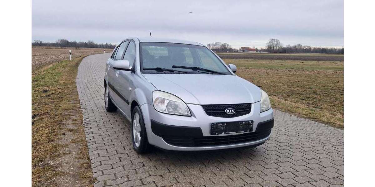 Kia Rio 184.123 km 1.350 &euro; Giggenhausen 85376