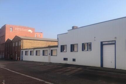 Gewerbeimmobilie in zentraler Lage, Nähe Zukunftzentrum zimmer