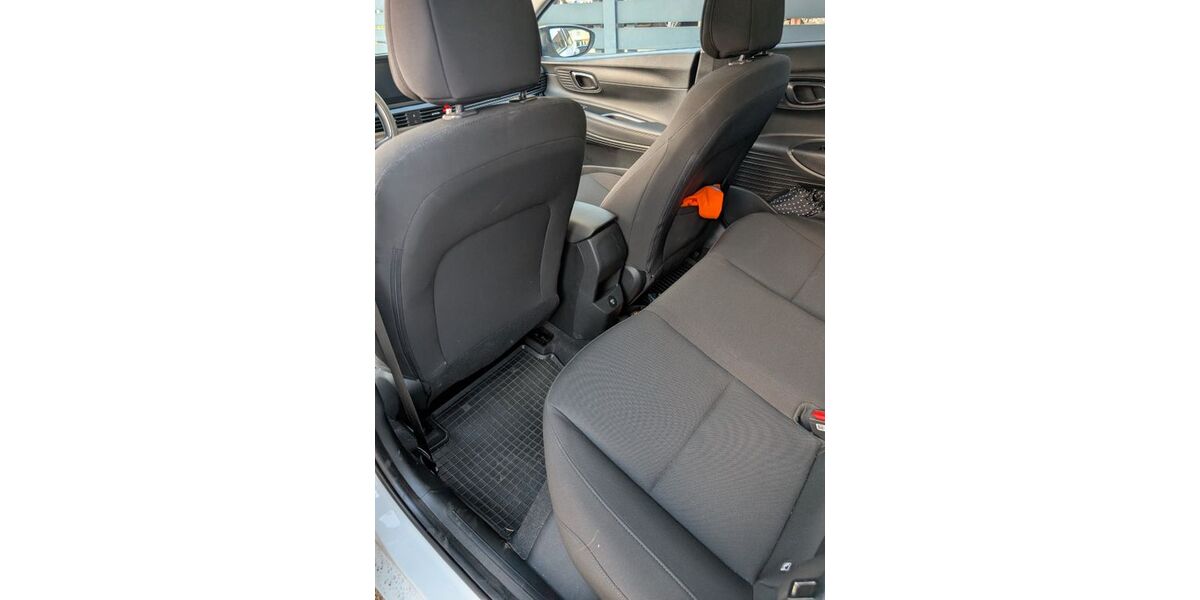 Hyundai i20 12.400 km 15.900 &euro; Gera 07548