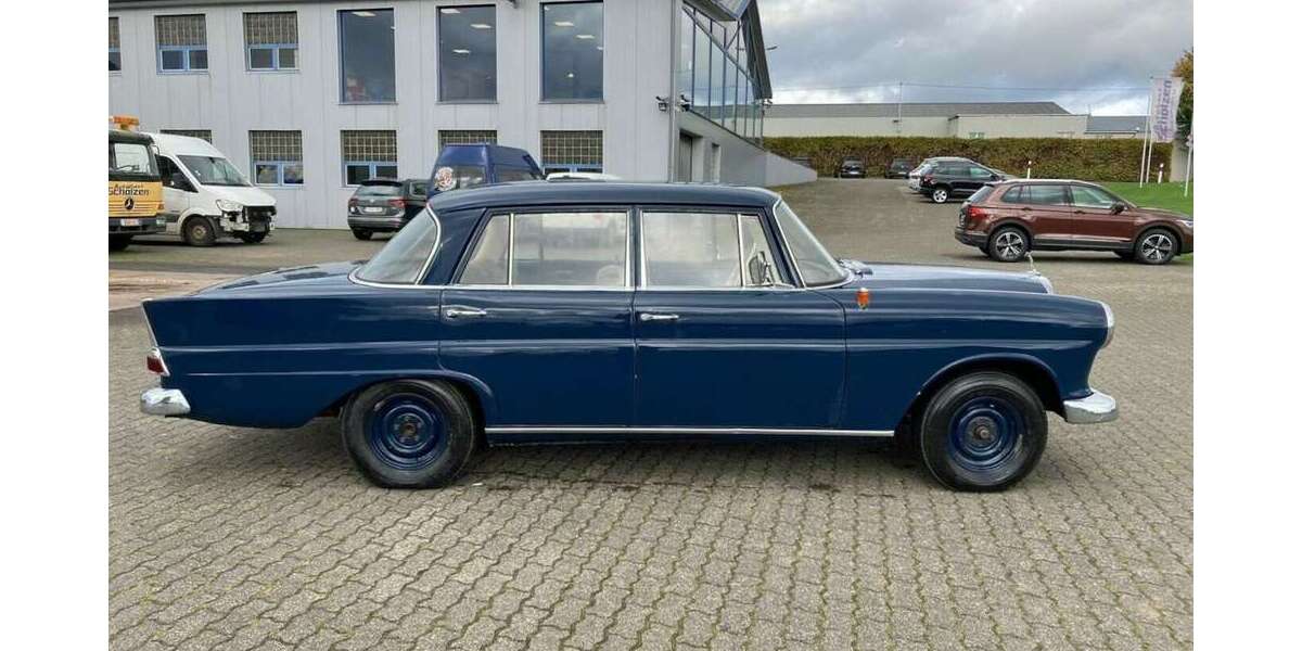 Mercedes-Benz 190 36.560 km 8.890 &euro; Hellenthal 53940