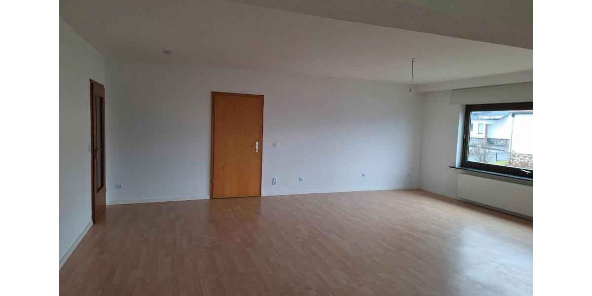 Etagenwohnung Solms - 3.5 Zimmer, 125 m&sup2;, 1.000&euro; | Angebot:26314672