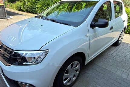Dacia Sandero 32.300 km 7.950 &euro; Oldenburg 26135