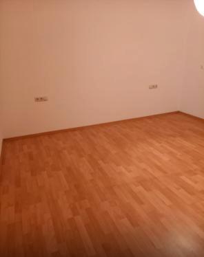 Erdgeschoss Wohnung mit Keller & Garage 4 zimmer