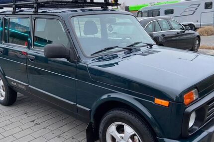 Lada Niva 57.000 km 10.500 &euro; Schöneck 61137