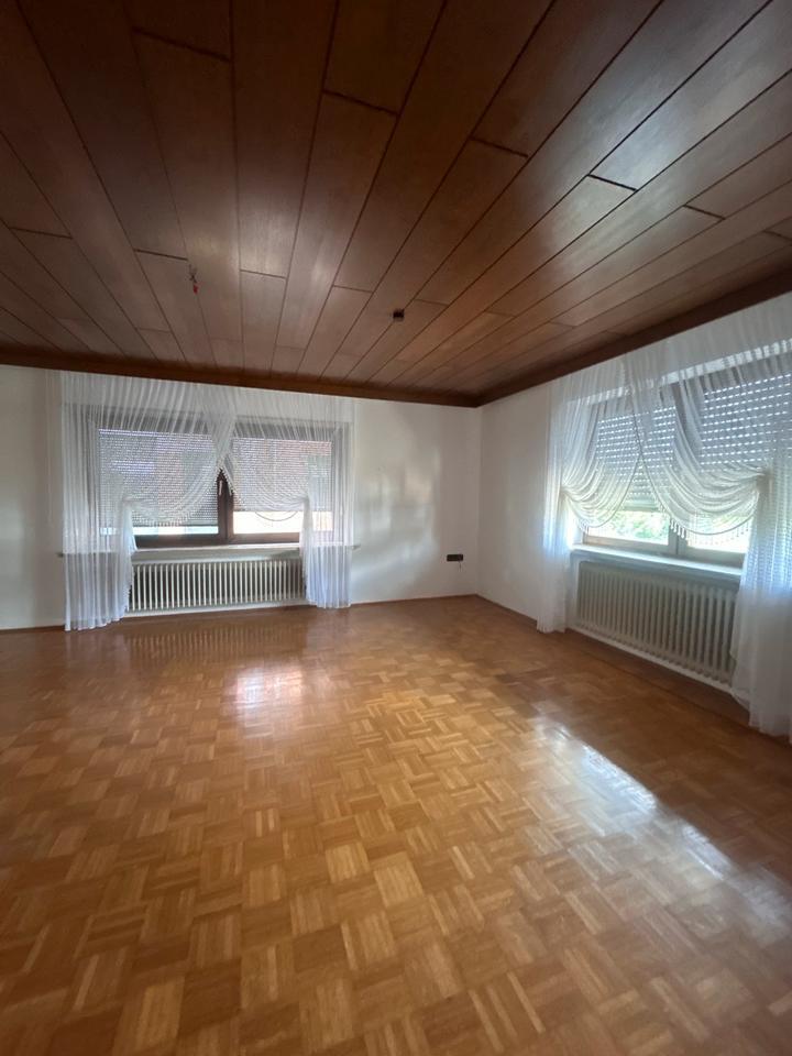 Sofort bezugsfertig 4,5-Zimmer-Wohnung in Burgrieden