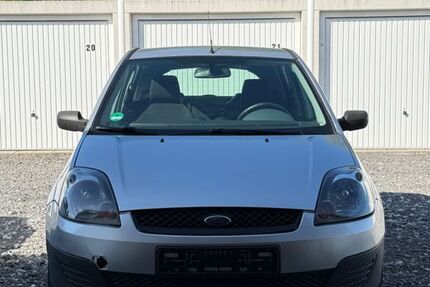 Ford Fiesta 160.000 km 1.599 € Diez 65582