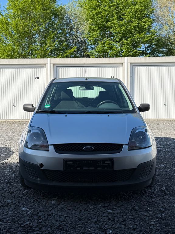 Ford Fiesta 160.000 km 1.599 € Diez 65582