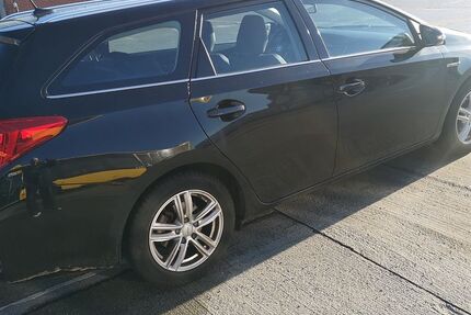 Toyota Auris 114.000 km 10.999 &euro; Berlin 13088