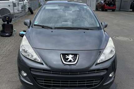 Peugeot 207 166.000 km 2.450 &euro; Friedrichshafen, Stadt 88046