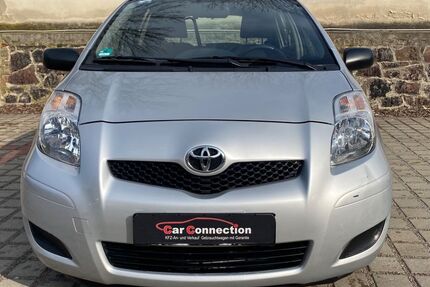 Toyota Yaris 81.829 km 2.499 &euro; Dresden 01187