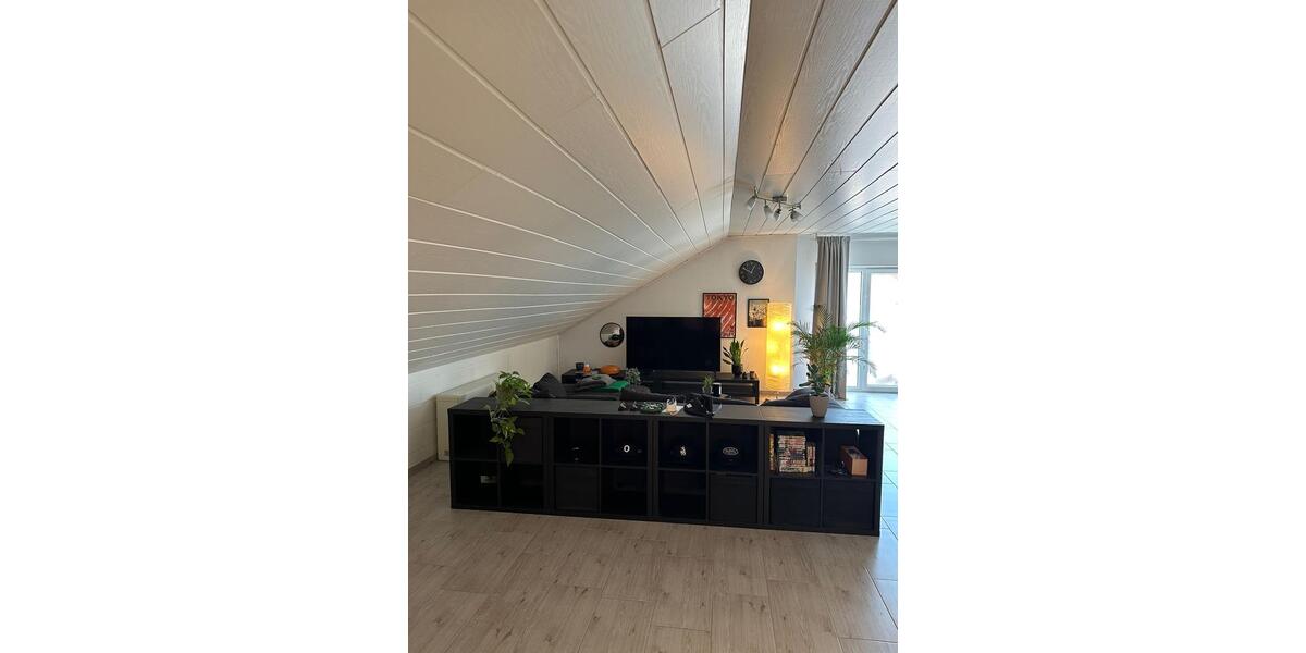 Dachgeschoßwohnung Schöneck - 2 Zimmer, 75 m&sup2;, 950&euro; | Angebot:25852359