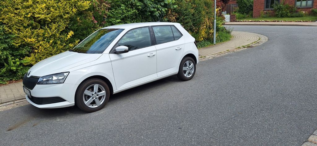 Skoda Fabia 20.500 km 10.800 &euro; Husum 25813