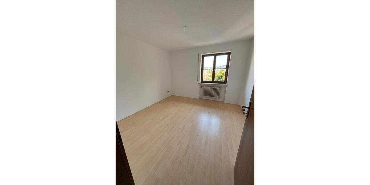 Etagenwohnung Neuötting - 3 Zimmer, 83 m&sup2;, 913&euro; | Angebot:26475315