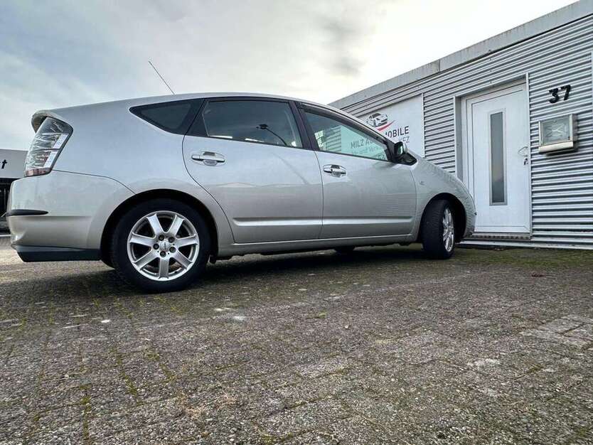 Toyota Prius 154.700 km 4.990 € Delmenhorst 27749