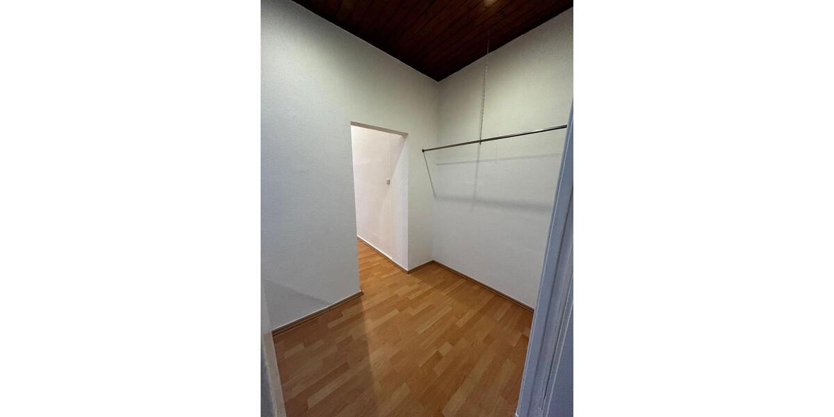 Mehrfamilienhaus, Wohnhaus Oldenburg Kreyenbrück - 7 Zimmer, 150 m&sup2;, 469.000&euro; | Angebot:25854803