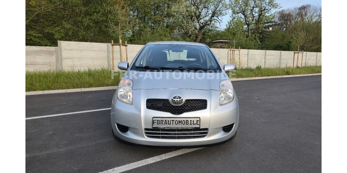 Toyota Yaris 125.510 km 4.099 &euro; BONN 53227