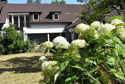 Haus Holzminden - 10.5 Zimmer, 294 m&sup2;, 420.000&euro; | Angebot:27004043