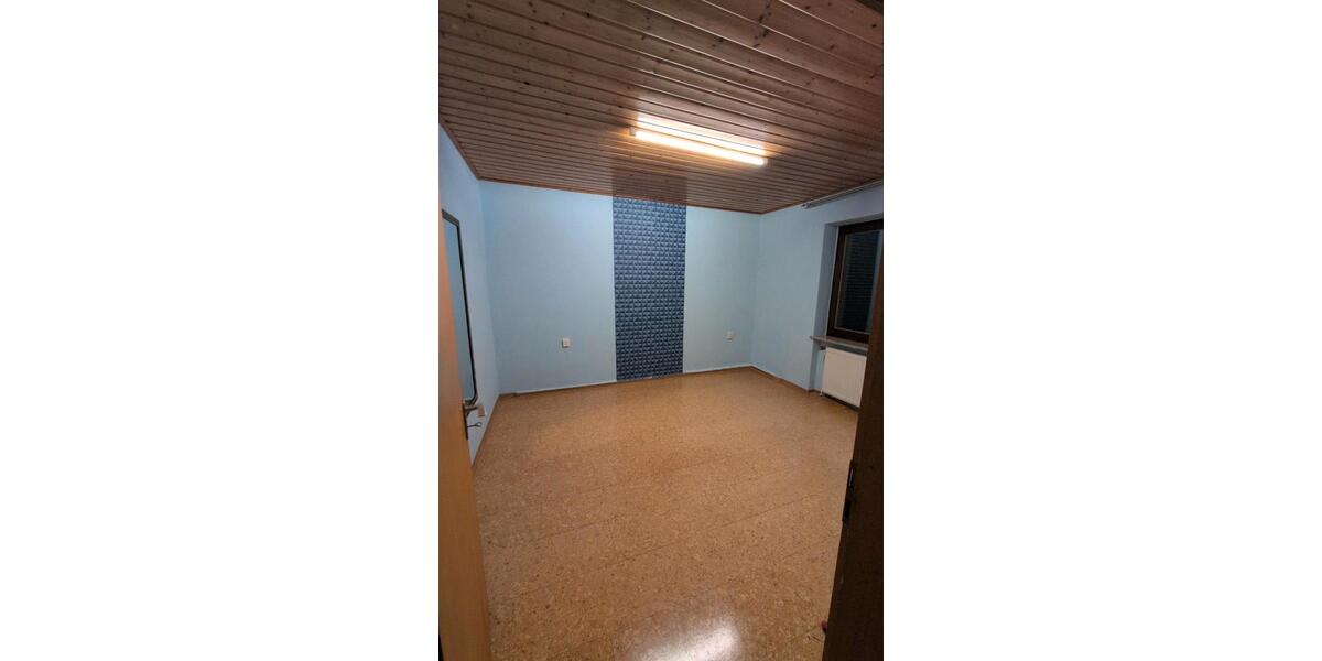 Etagenwohnung Schönwald - 6 Zimmer, 120 m&sup2;, 1.020&euro; | Angebot:26694036