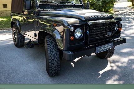 Land Rover Defender 19.500 km 71.990 € Dörfles-Esbach 96487