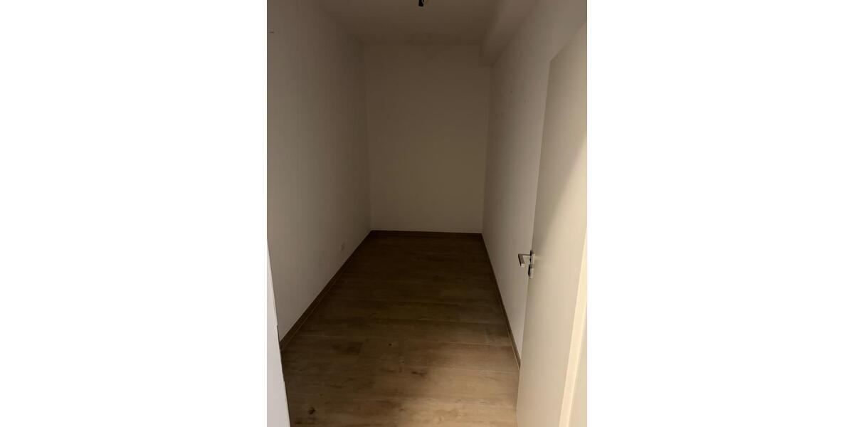 Etagenwohnung Osterhofen - 4 Zimmer, 124 m&sup2;, 1.054&euro; | Angebot:24867792