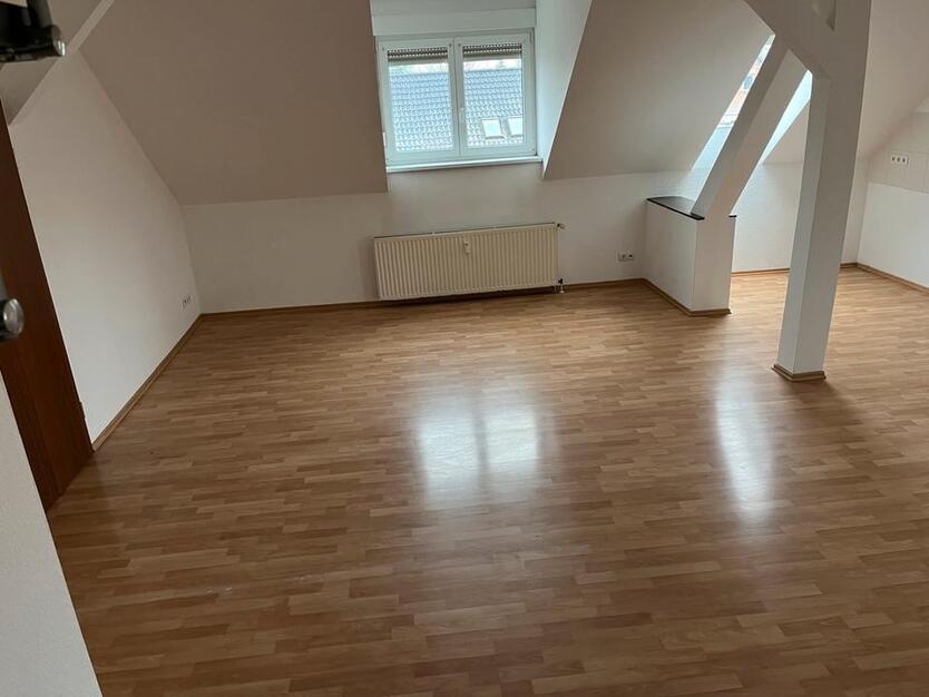 Vollmod. Dachgeschoßwohnung zu vermieten