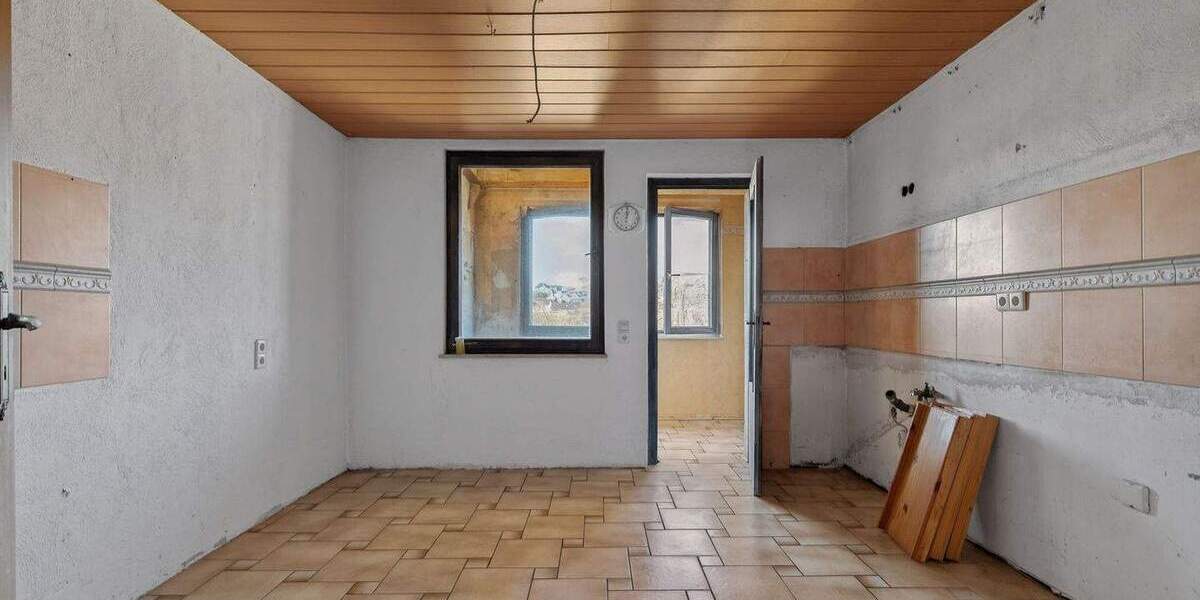 Mehrfamilienhaus, Wohnhaus Karlsbad / Auerbach Auerbach - 6 Zimmer, 153 m&sup2;, 195.000&euro; | Angebot:24857833