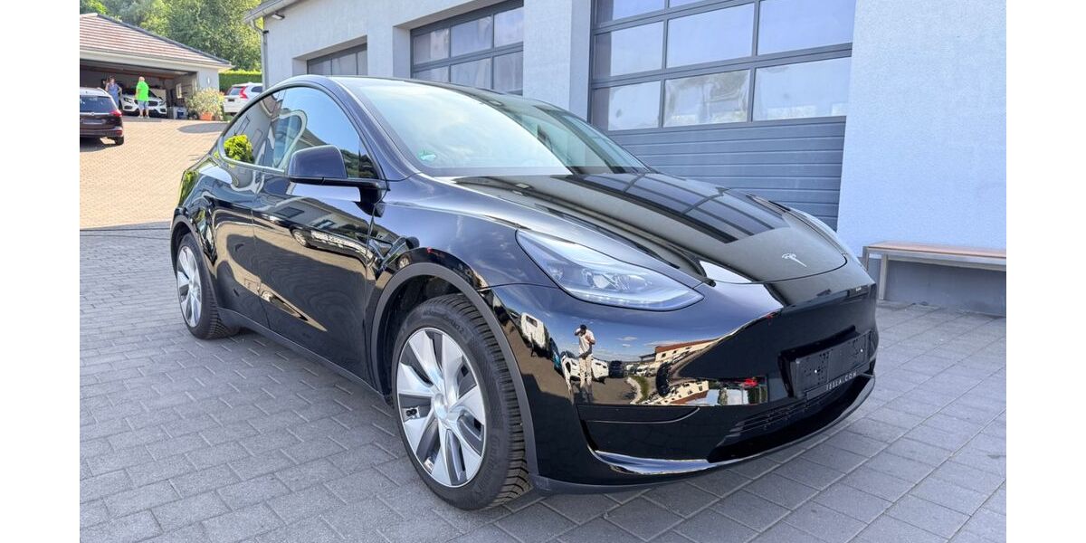 Tesla Model Y 16.700 km 34.950 &euro; Tünsdorf 66693